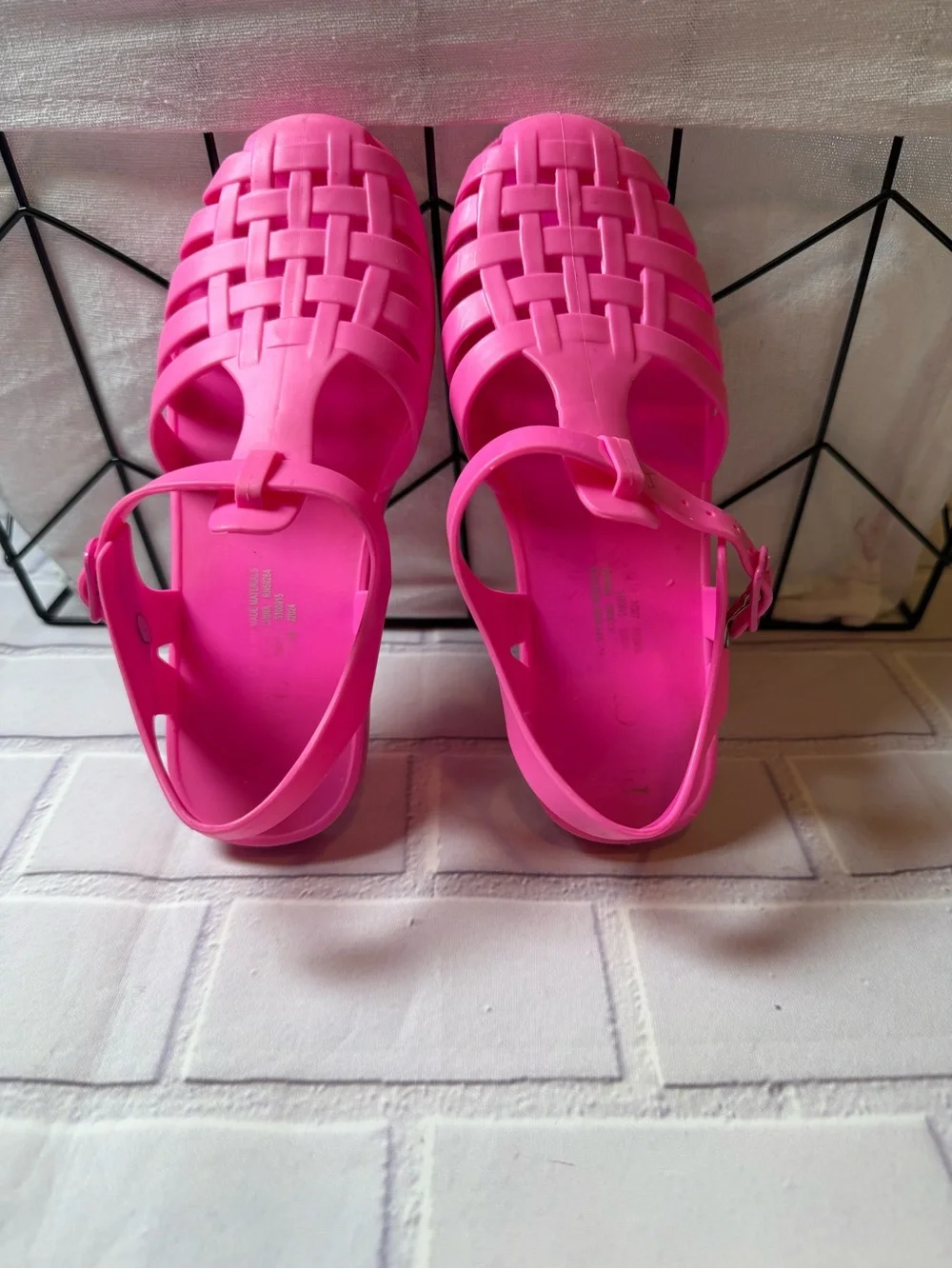 The Children’s Place Girls Jelly Sandals Size 2 Hot Pink Beach Water Shoes